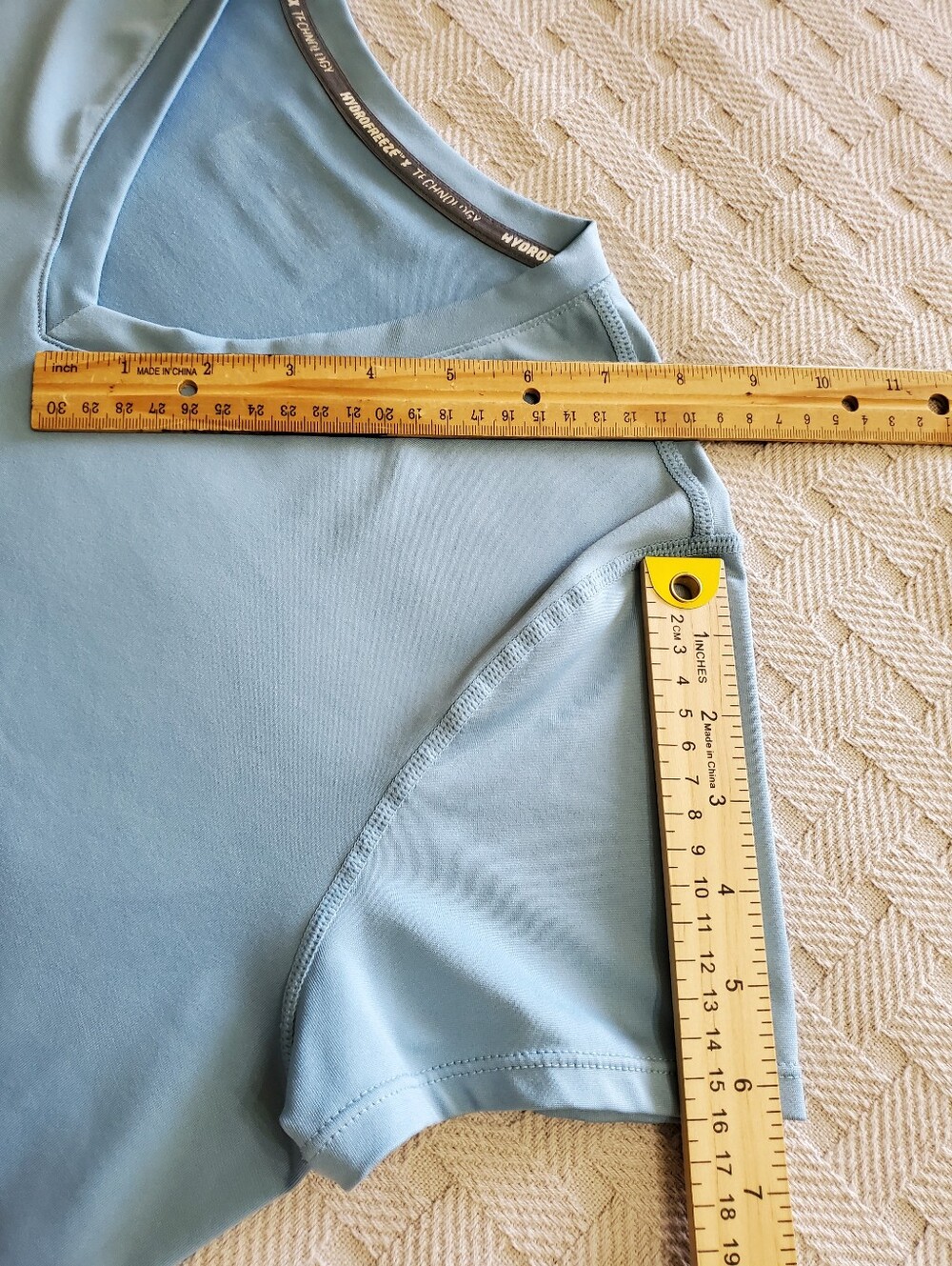 Arctic Cool Women's V-Neck Performance Tees Lot Blue Geometric Activewear Sz M - Picture 6 of 15
